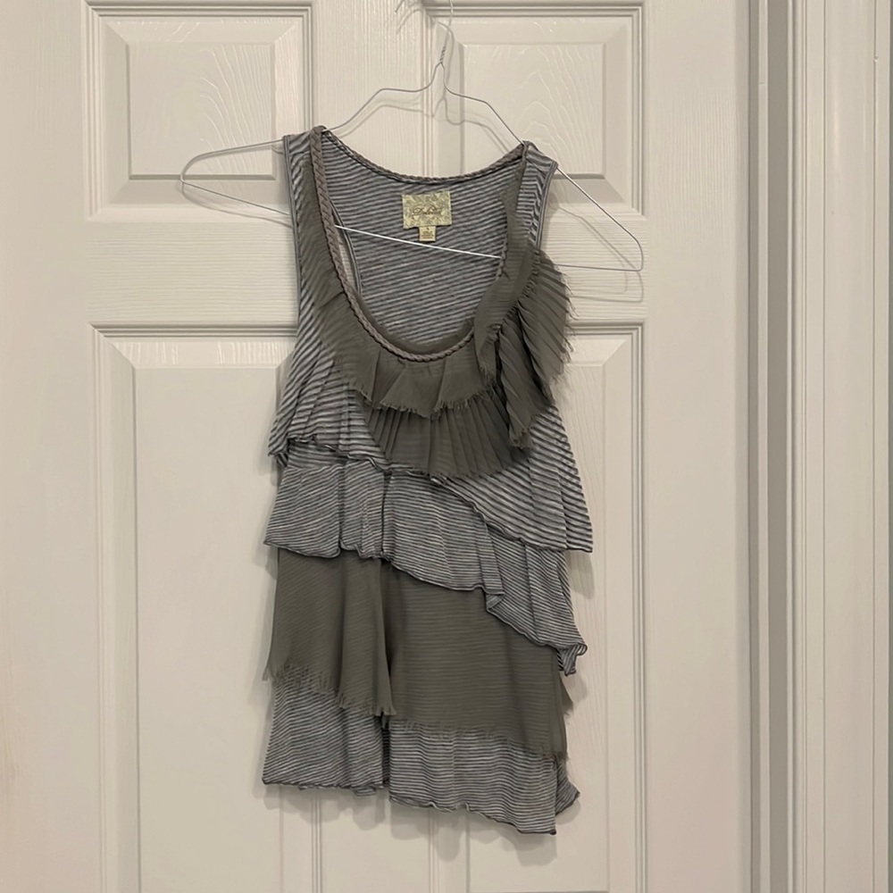 Bought at Anthropologie, gray ruffled tank size small
